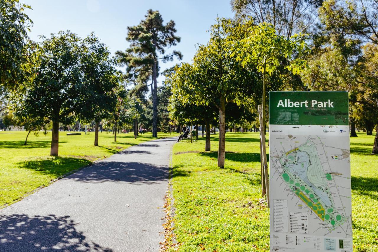 Spectacular Views Over Albert Park Мельбурн Екстер'єр фото